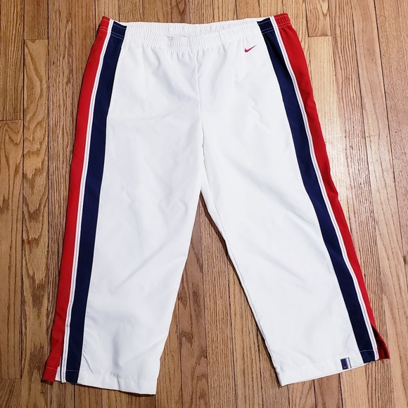 Nike Pants - NWT Women's Nike Active Wear Capri Pants Size L